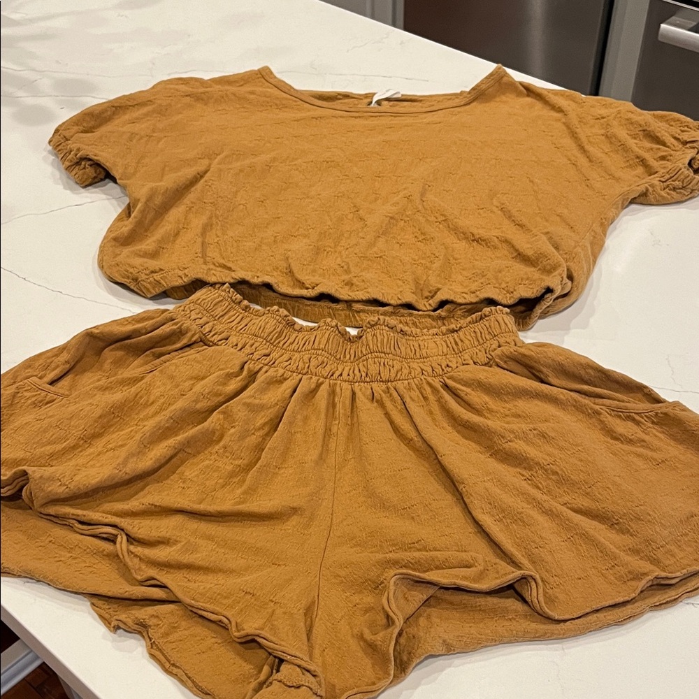 Brown/Gold Two-Piece Set